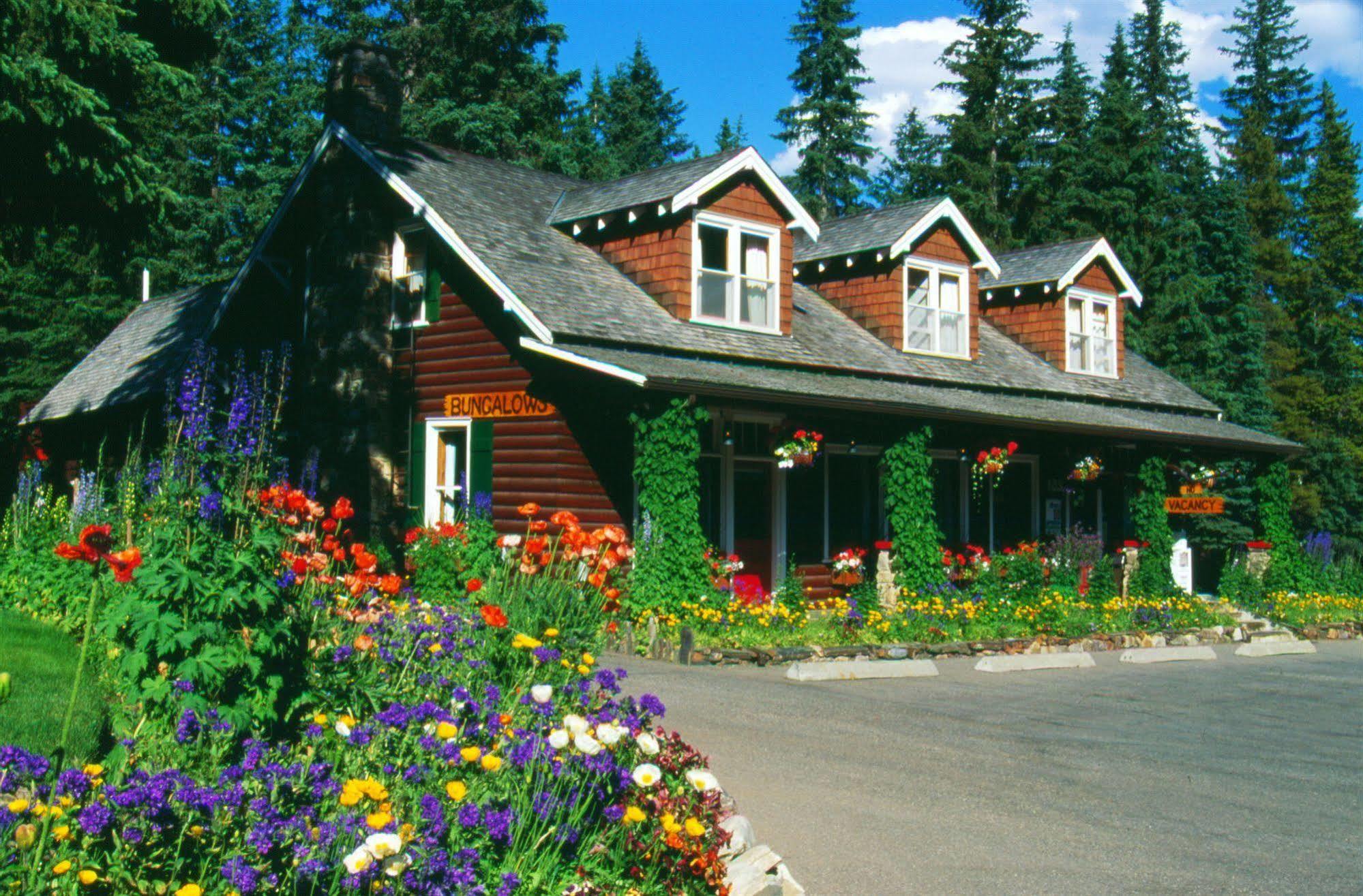 Paradise Lodge And Bungalows Lake Louise Eksteriør bilde